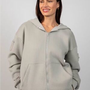 NWT/NIB COMFRT Travel Essentials Zip Hoodie - M - Stone